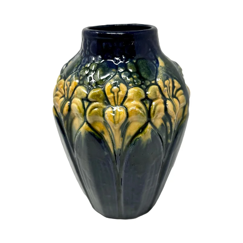 McCoy Majolica Amaryllis Vase