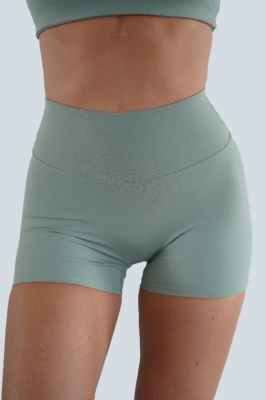 SLEEK SCRUNCH SHORTS - KHAKI GREEN