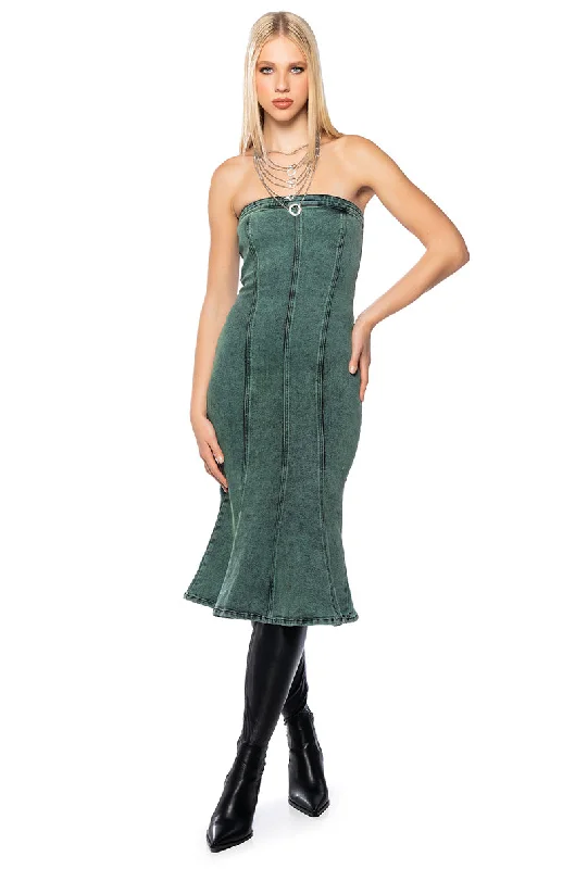 SEEING GREEN STRAPLESS WASHED DENIM MIDI DRESS