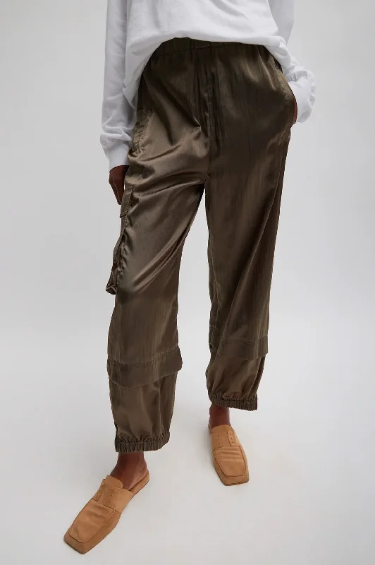 Shiny Nylon Wilt Jogger in Dune - Regular