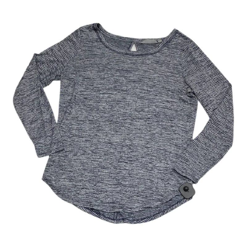 Top Long Sleeve By Athleta In Grey, Size: M